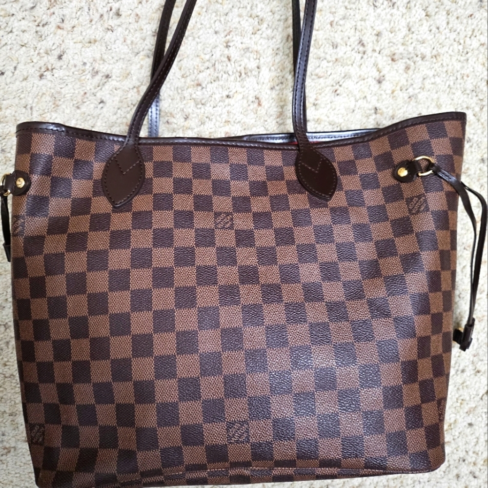 LOUIS VUITTON Neverfull MM